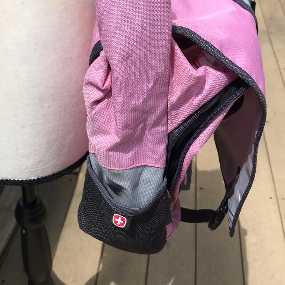 Wenger beautiful cross body diaper bag - Picture 4 of 8